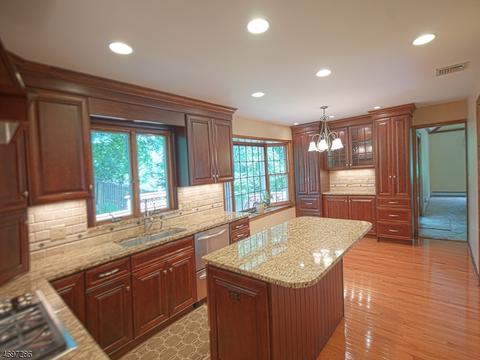 14 Gibbs Dr, Wayne, NJ 07470 photo 2