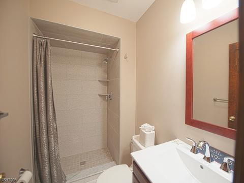 14 Gibbs Dr, Wayne, NJ 07470 photo 19