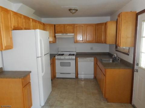 286 Mobus Ave, North Plainfield, NJ 07060 photo 3