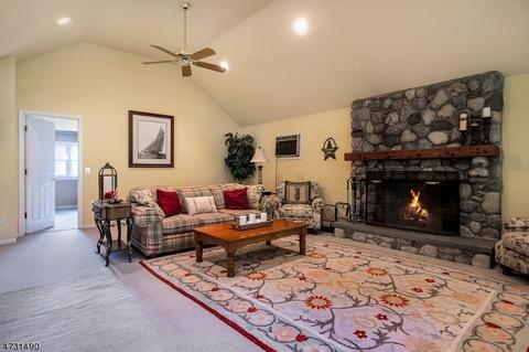 40 Lake Dr E, Wayne, NJ 07470 photo 8
