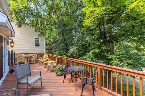 16 Birdseye Cir, Wayne, NJ 07470 photo 17