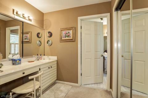 16 Birdseye Cir, Wayne, NJ 07470 photo 8