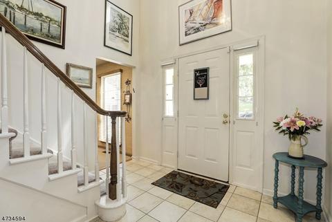 16 Birdseye Cir, Wayne, NJ 07470 photo 3