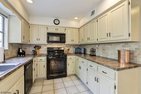 16 Birdseye Cir, Wayne, NJ 07470 photo 11