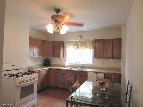 299 Park St, Hackensack, NJ 07601 photo 16