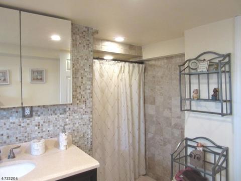 299 Park St, Hackensack, NJ 07601 photo 11