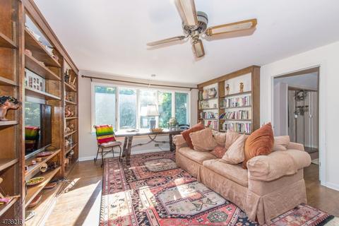 66 Algonquin Trl, Wayne, NJ 07470 photo 12