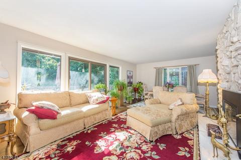66 Algonquin Trl, Wayne, NJ 07470 photo 4
