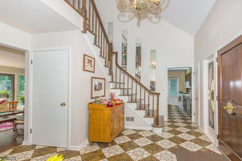 66 Algonquin Trl, Wayne, NJ 07470 photo 3