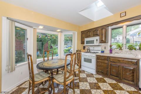 66 Algonquin Trl, Wayne, NJ 07470 photo 7