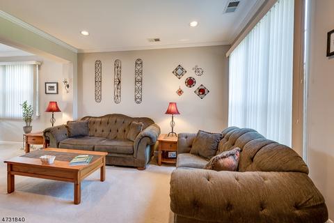 72 Saxton Dr, Hackettstown, NJ 07840 photo 4