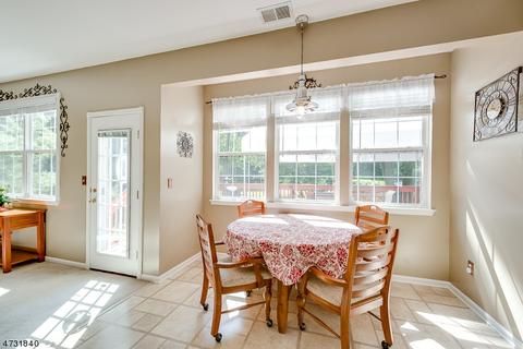 72 Saxton Dr, Hackettstown, NJ 07840 photo 9