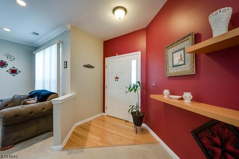 72 Saxton Dr, Hackettstown, NJ 07840 photo 3