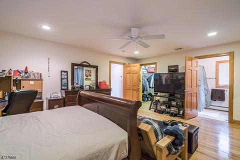50 Alden Rd, Paramus, NJ 07652 photo 22