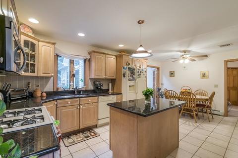 50 Alden Rd, Paramus, NJ 07652 photo 9