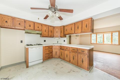 262 Alps Rd, Wayne, NJ 07470 photo 15