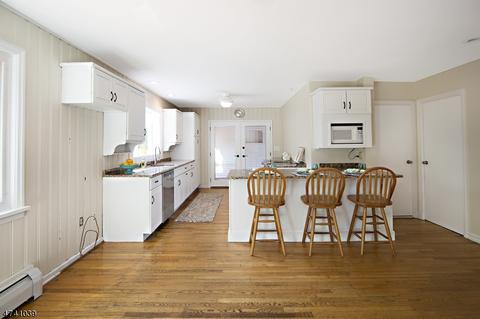 17 N Main St, Hackettstown, NJ 07840 photo 5