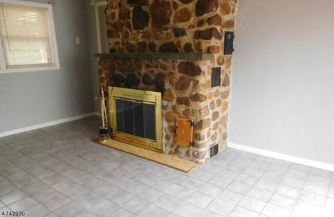 4 David Scott Dr, Wayne, NJ 07470 photo 4