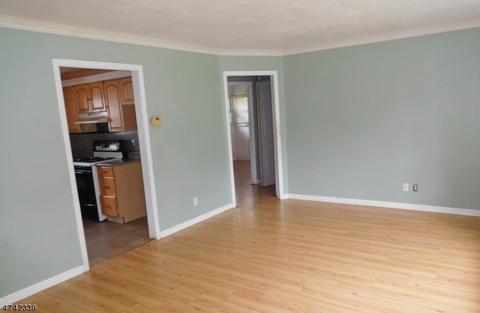 4 David Scott Dr, Wayne, NJ 07470 photo 3