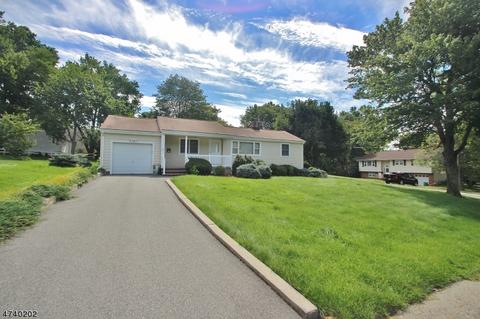 23 Christopher St, Dover, NJ 07801 photo 2