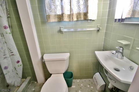 23 Christopher St, Dover, NJ 07801 photo 10