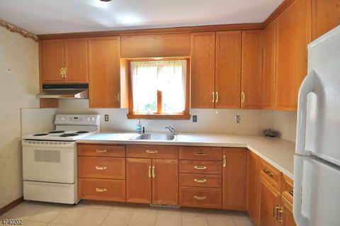 23 Christopher St, Dover, NJ 07801 photo 11