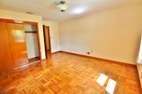23 Christopher St, Dover, NJ 07801 photo 4