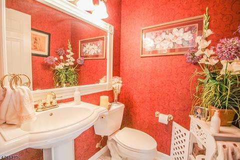 3 Queens Ln, Wayne, NJ 07470 photo 7