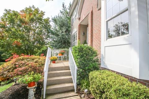 3 Queens Ln, Wayne, NJ 07470 photo 3
