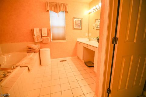 3 Queens Ln, Wayne, NJ 07470 photo 18