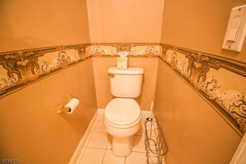 3 Queens Ln, Wayne, NJ 07470 photo 19