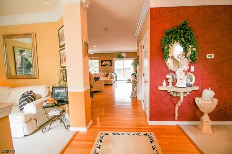 3 Queens Ln, Wayne, NJ 07470 photo 4