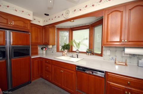 353 Parish Dr, Wayne, NJ 07470 photo 7
