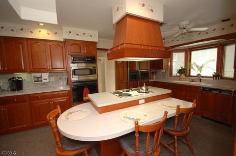 353 Parish Dr, Wayne, NJ 07470 photo 8