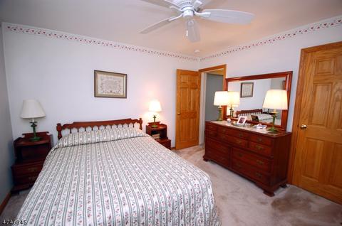 353 Parish Dr, Wayne, NJ 07470 photo 15