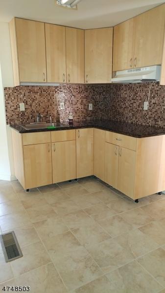 1480 Ratzer Rd, Wayne, NJ 07470 photo 5