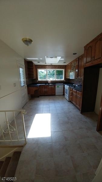 1480 Ratzer Rd, Wayne, NJ 07470 photo 2