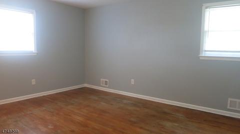 714 Warfield Rd, North Plainfield, NJ 07063 photo 5