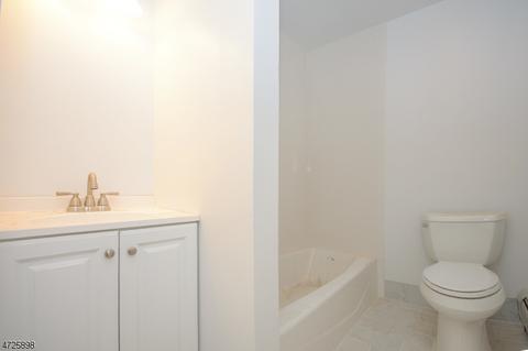 1 Oneida Trl, Wayne, NJ 07470 photo 14
