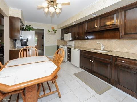 19 Teak Rd, Wayne, NJ 07470 photo 5