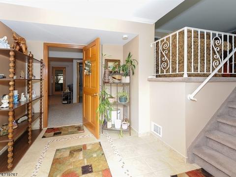 19 Teak Rd, Wayne, NJ 07470 photo 2