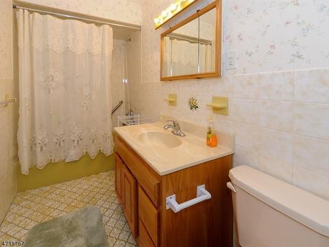 19 Teak Rd, Wayne, NJ 07470 photo 16