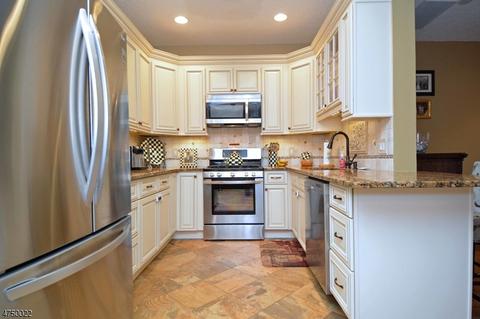 8304 Brittany Dr, Wayne, NJ 07470 photo 4