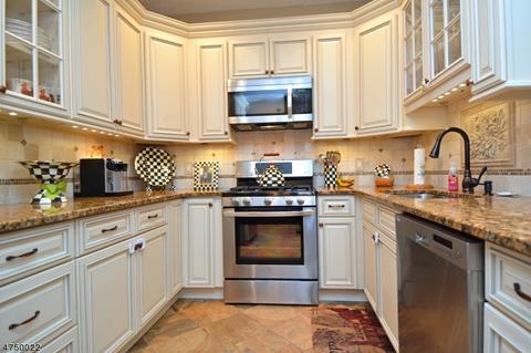 8304 Brittany Dr, Wayne, NJ 07470 photo 5