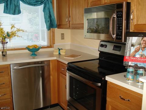10 Pendleton Ct, Bedminster, NJ 07921 photo 3