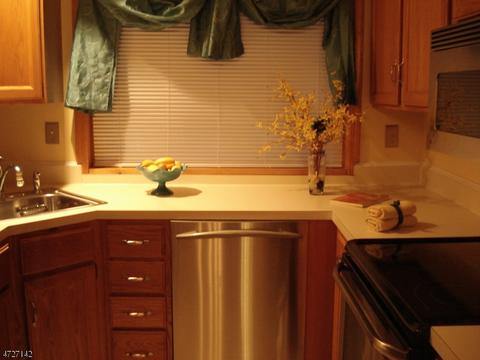 10 Pendleton Ct, Bedminster, NJ 07921 photo 2