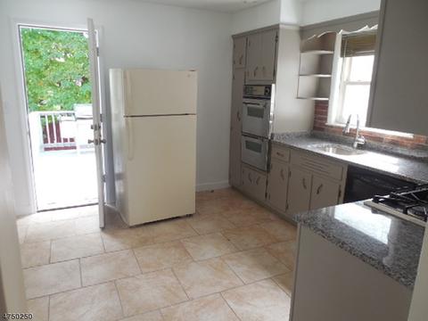 422 Devon St, Kearny, NJ 07032 photo 9
