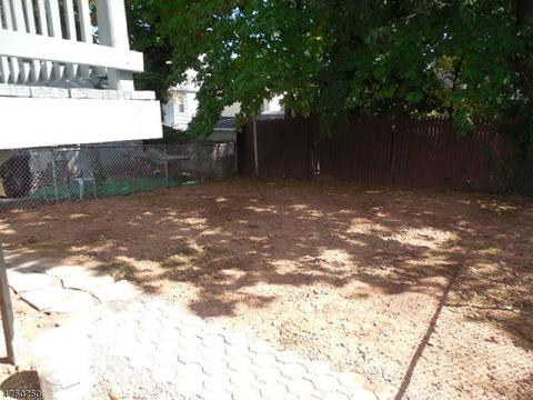 422 Devon St, Kearny, NJ 07032 photo 4