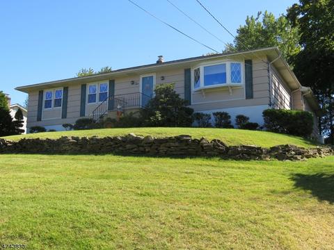 2 Larkspur Rd, Wayne, NJ 07470 photo 1
