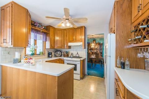 2 Larkspur Rd, Wayne, NJ 07470 photo 6